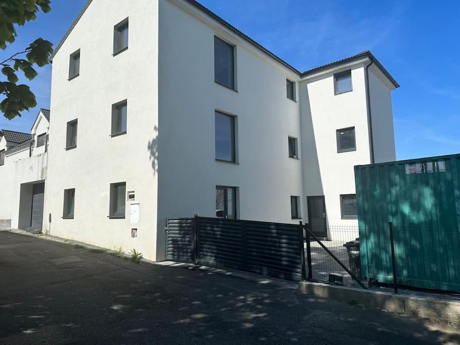 Apartman Byt 75M2 Klid Priroda Pro Rodinu Prága Kültér fotó