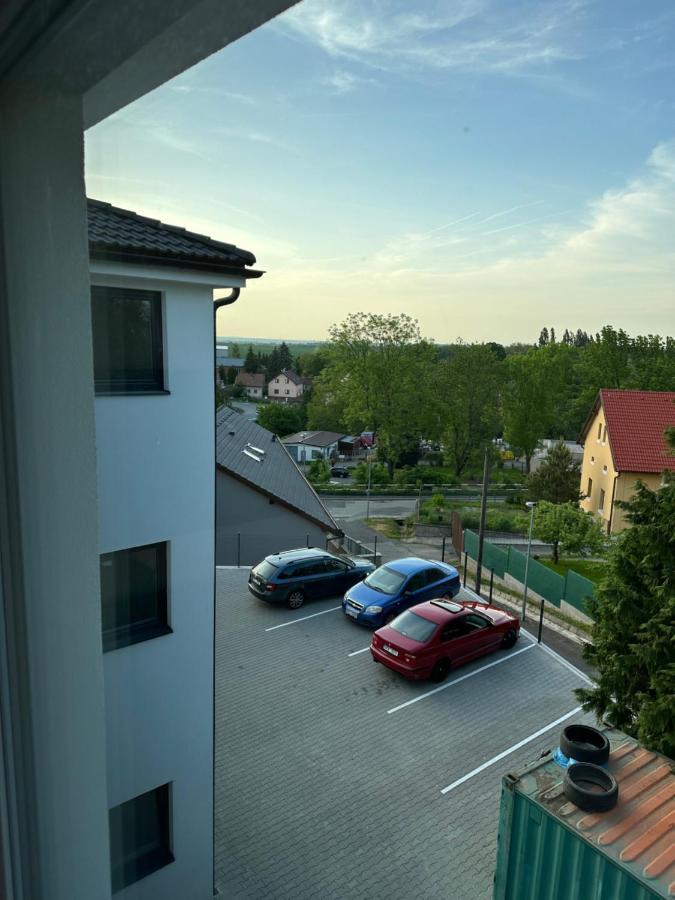Apartman Byt 75M2 Klid Priroda Pro Rodinu Prága Kültér fotó