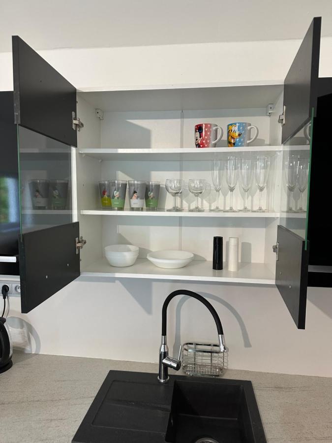Apartman Byt 75M2 Klid Priroda Pro Rodinu Prága Kültér fotó